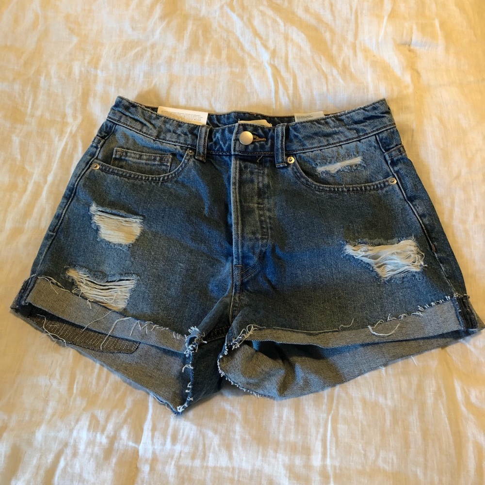 NWT High Rise H&M Jean Shorts Size 6